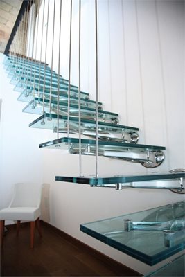 מדרגות זכוכית 25 מ"מ על בסיס נירוסטה מבריק WA-77